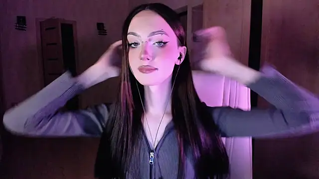 Snapshot of Alice__Aris chatting on 10.02.25 Alice  Aris online show from 10.02.25