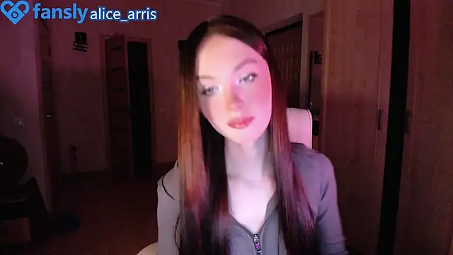 Snapshot of Alice__Aris chatting on 10.23.25 Alice  Aris online show from 10.23.25