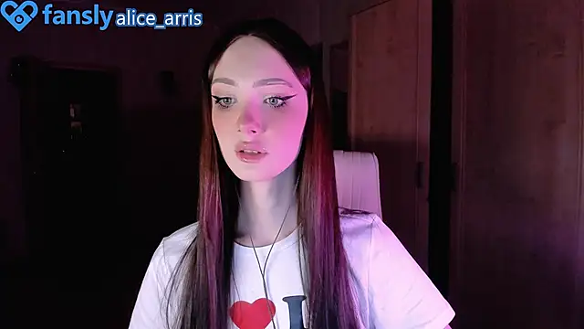 Snapshot of Alice__Aris chatting on 10.30.25 Alice  Aris online show from 10.30.25