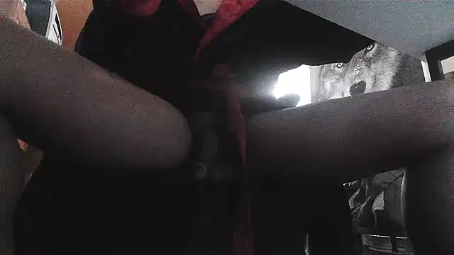 Snapshot of CountryStrings chatting on 11.22.25 CountryStrings online show from 11.22.25