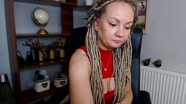 Snapshot of KayaMagic chatting on 12.04.24 KayaMagic online show from 12.04.24