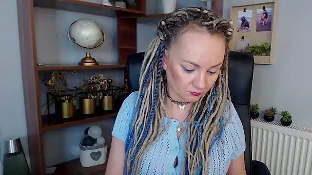 Snapshot of KayaMagic chatting on 01.20.25 KayaMagic online show from 01.20.25