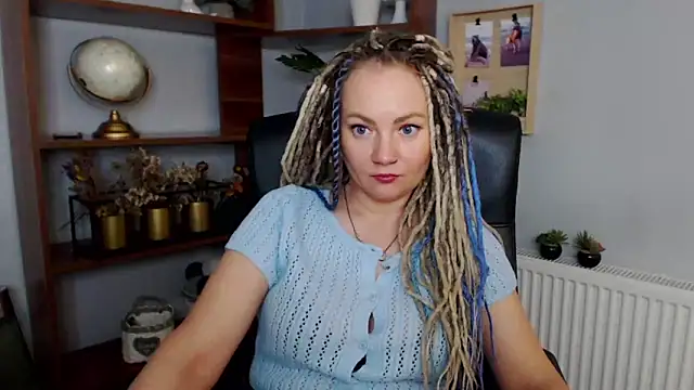 Snapshot of KayaMagic chatting on 02.06.25 KayaMagic online show from 02.06.25