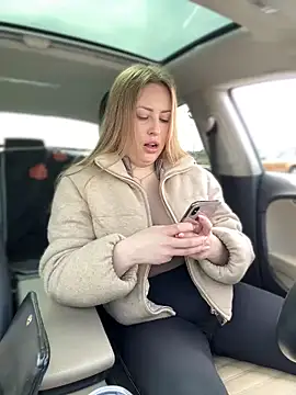 AlisaWhite online show from 02.28.25