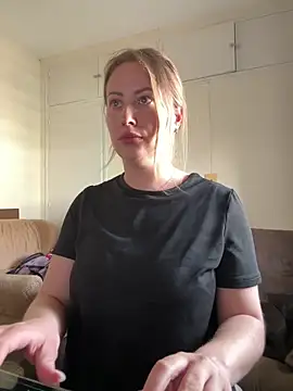 AlisaWhite online show from 04.24.26
