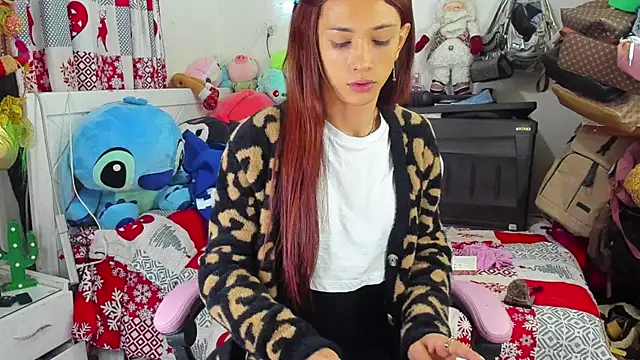 Snapshot of Lawrncesofiets chatting on 12.15.24 Lawrncesofiets online show from 12.15.24