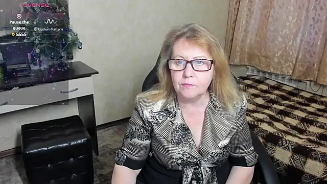 Frau Marta online show from 01.12.25