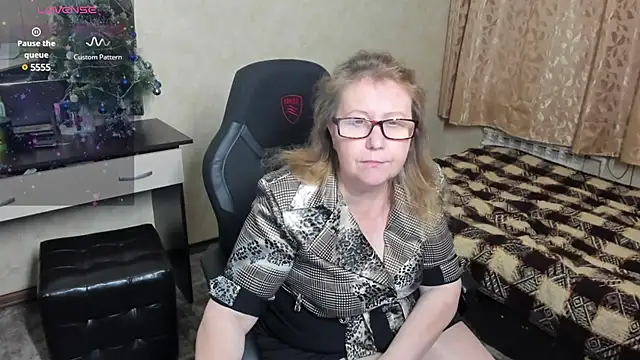 Frau Marta online show from 01.12.25