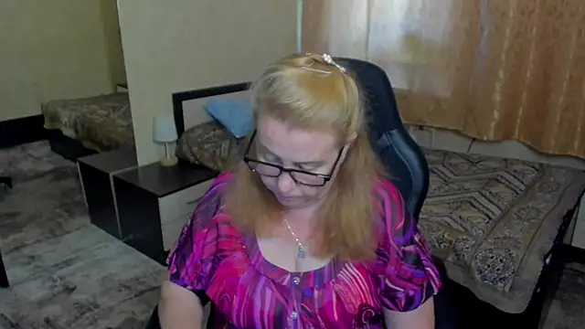 Frau Marta online show from 06.20.26