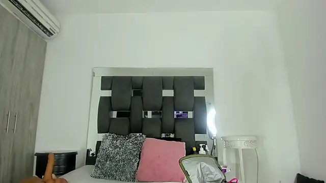 Snapshot of tanyyaa chatting on 02.07.25 tanyyaa online show from 02.07.25