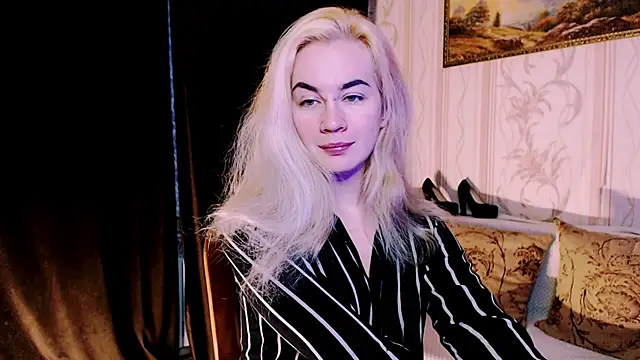 xxxcharismaaa online show from 11.16.25