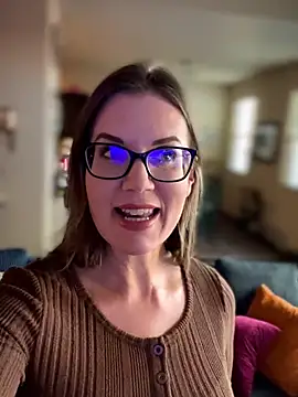 MaiseKnox online show from 11.14.25