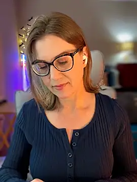 MaiseKnox online show from 05.06.26
