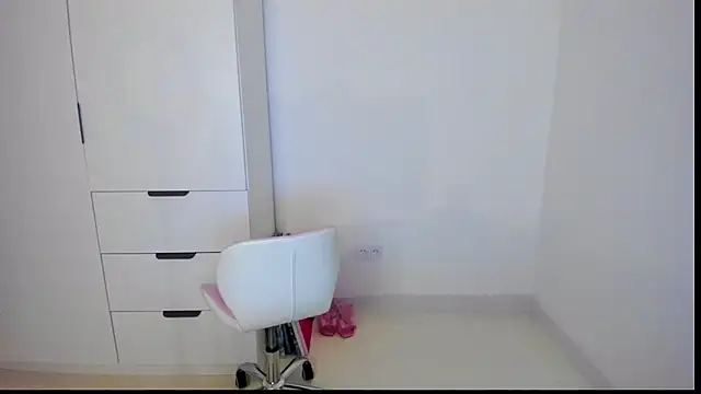 Snapshot of MiaStripDance chatting on 03.12.26 MiaStripDance online show from 03.12.26