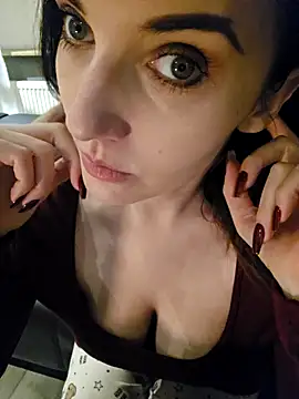 Snapshot of Alina_Lamour chatting on 12.18.25 Alina Lamour online show from 12.18.25