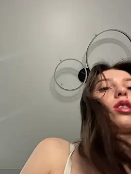 AnikaBest online show from 06.20.26