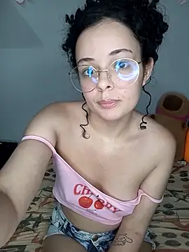 Snapshot of NinaSweet2 chatting on 03.22.26 NinaSweet2 online show from 03.22.26