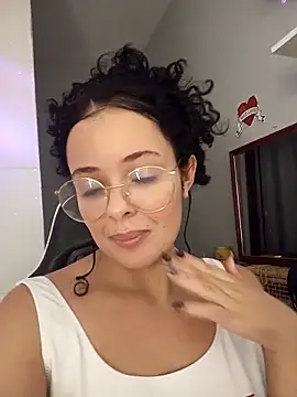 Snapshot of NinaSweet2 chatting on 03.28.26 NinaSweet2 online show from 03.28.26