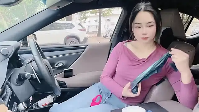 Snapshot of orla2021 chatting on 12.23.24 orla2021 online show from 12.23.24