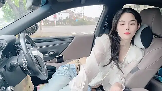 Snapshot of orla2021 chatting on 10.17.25 orla2021 online show from 10.17.25