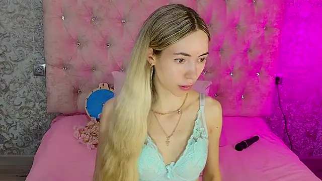Snapshot of Akilla_Queen chatting on 06.30.26 Akilla Queen online show from 06.30.26