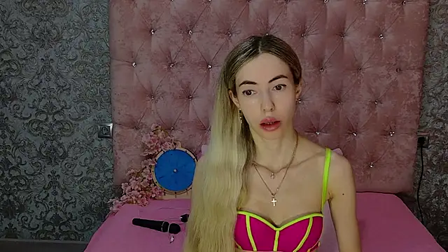 Snapshot of Akilla_Queen chatting on 07.07.26 Akilla Queen online show from 07.07.26