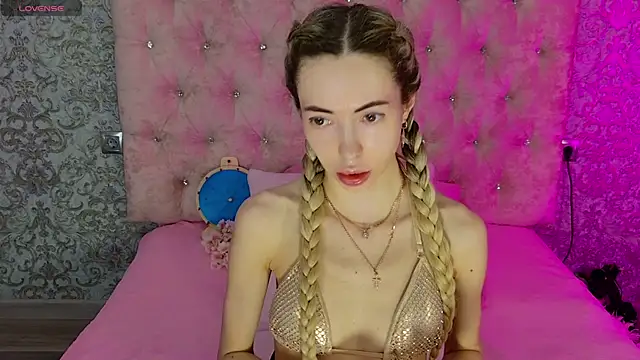 Snapshot of Akilla_Queen chatting on 07.24.26 Akilla Queen online show from 07.24.26