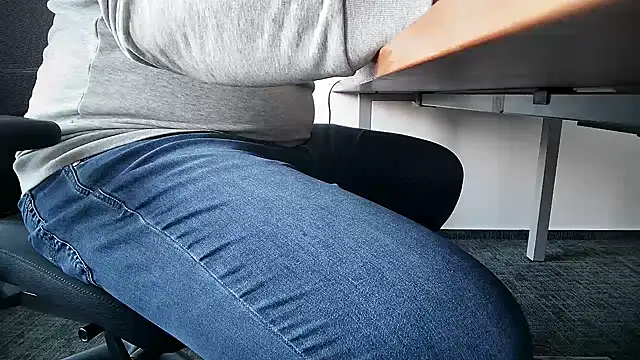 69bezfleku online show from 10.30.25