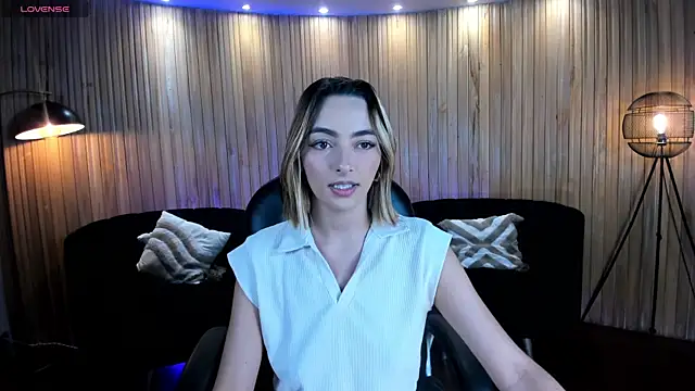 MelissaMoore  online show from 04.28.26