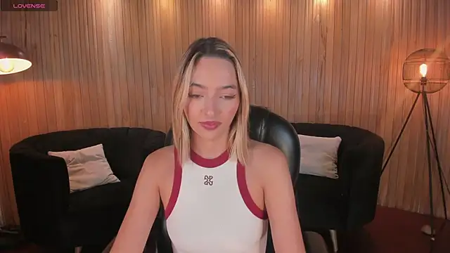 Snapshot of MelissaMoore_ chatting on 06.27.26 MelissaMoore online show from 06.27.26