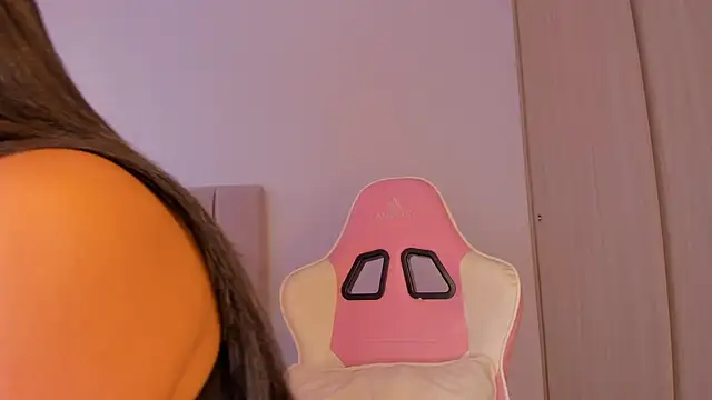 Snapshot of isa_bunny chatting on 10.26.25 isa bunny online show from 10.26.25