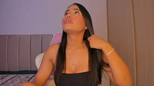 Snapshot of isa_bunny chatting on 11.19.25 isa bunny online show from 11.19.25