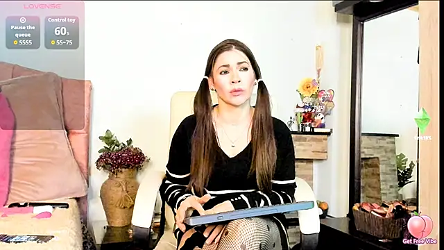 Snapshot of Carla_expit chatting on 10.17.25 Carla expit online show from 10.17.25