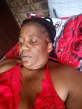 Snapshot of Galcraze chatting on 02.21.25 Galcraze online show from 02.21.25