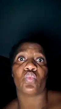 Snapshot of Galcraze chatting on 02.23.25 Galcraze online show from 02.23.25