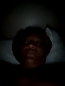 Snapshot of Galcraze chatting on 03.17.25 Galcraze online show from 03.17.25