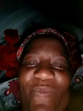 Snapshot of Galcraze chatting on 03.19.25 Galcraze online show from 03.19.25