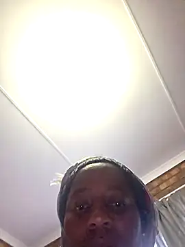 Snapshot of Galcraze chatting on 09.29.25 Galcraze online show from 09.29.25