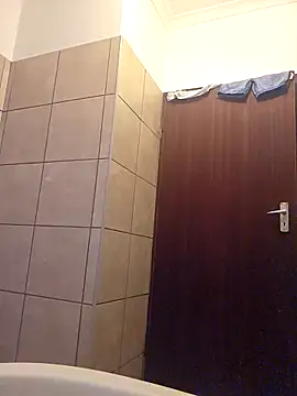 Snapshot of Galcraze chatting on 12.21.25 Galcraze online show from 12.21.25