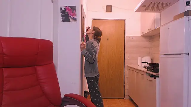 Snapshot of simyhvn chatting on 12.02.25 simyhvn online show from 12.02.25