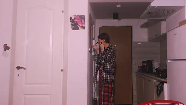 Snapshot of simyhvn chatting on 12.16.25 simyhvn online show from 12.16.25