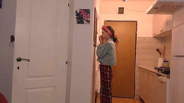 Snapshot of simyhvn chatting on 02.19.26 simyhvn online show from 02.19.26