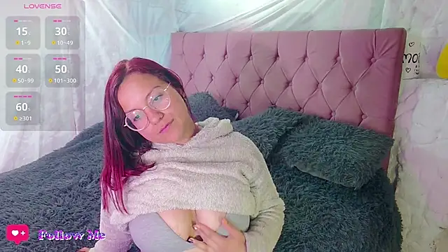 emma luna1986 online show from 12.22.24