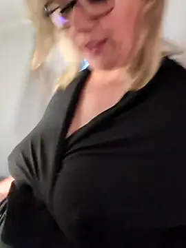 Canadian BBW online show from 05.13.26
