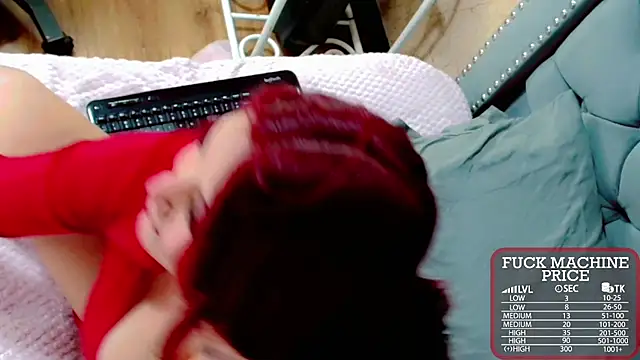 Snapshot of Imannejulienne chatting on 10.19.25 Imannejulienne online show from 10.19.25
