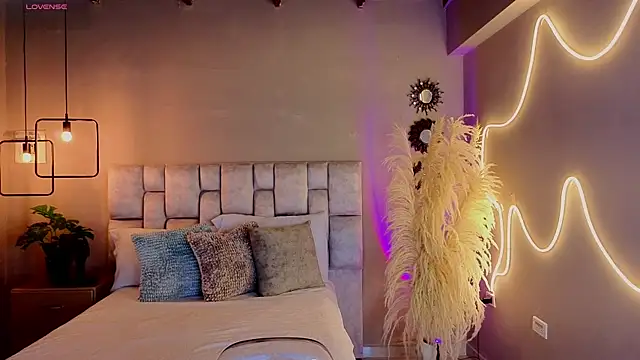 pamela reyes  online show from 09.23.25