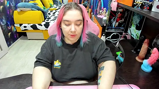 Softie Sofy online show from 11.25.25