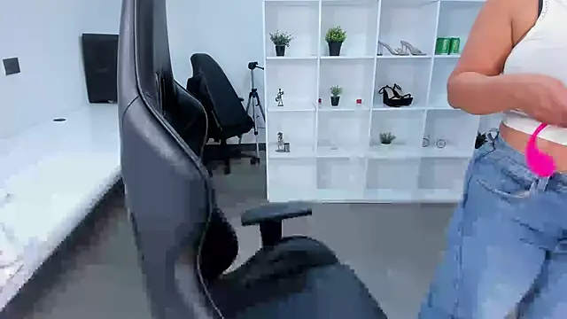 Snapshot of natural_bigboobs chatting on 10.19.25 natural bigboobs online show from 10.19.25