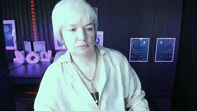 Snapshot of CarmenSoft chatting on 07.17.26 CarmenSoft online show from 07.17.26
