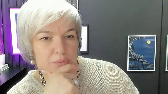 Snapshot of CarmenSoft chatting on 08.03.26 CarmenSoft online show from 08.03.26